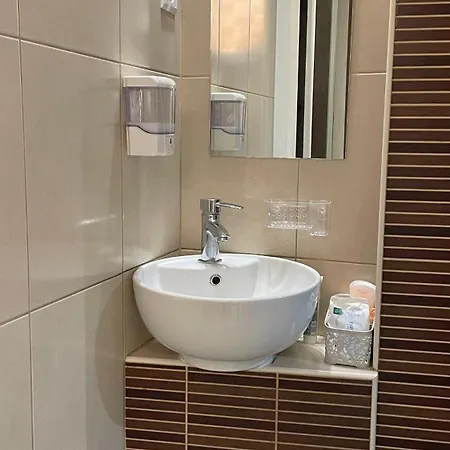 Tim With Private Parking شقة *