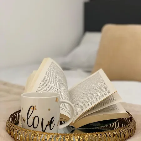 Tim With Private Parking شقة