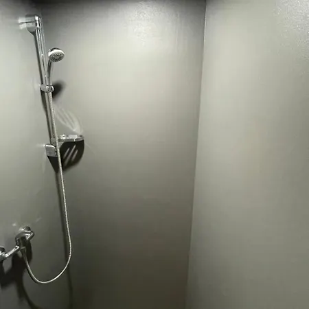 Apartment Tim With Private Parking *