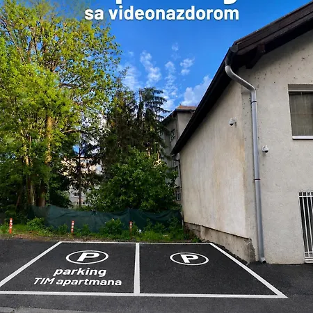 Tim With Private Parking *