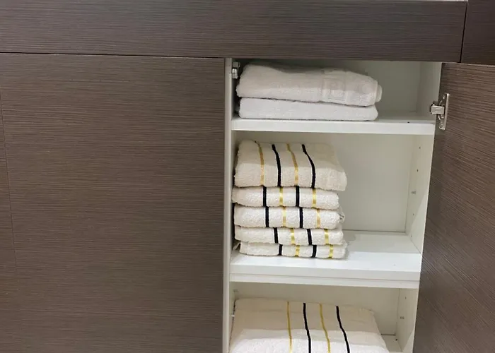 Tim With Private Parking *